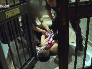 La situación que se encuentra Policías en acción, tras un conflicto familiar: "No para de sangrar por todos los lados" La situación que se encuentra Policías en acción, tras un conflicto familiar: "No para de sangrar por todos los lados"