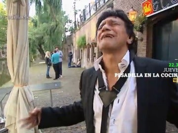 Alberto Chicote tira a los canales la guitarra del dueño del restaurante: "A tomar por culo" Alberto Chicote tira a los canales la guitarra del dueño del restaurante: "A tomar por culo"