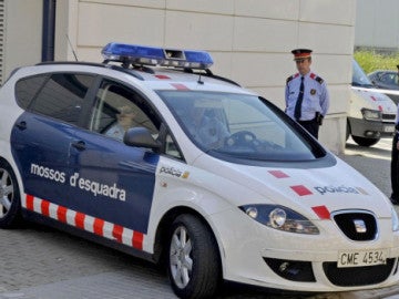 Un coche de los Mossos d'Esquadra. Un coche de los Mossos d'Esquadra.