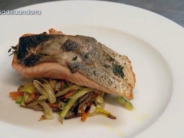 El salmón a la plancha con verdura de L´Olivé El salmón a la plancha con verdura de L´Olivé