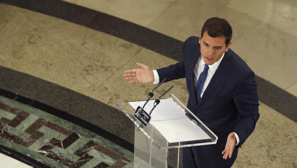 El líder de Cuidadanos, Albert Rivera, durante su comparecencia ante los medios