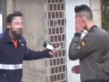 MrGranBomba recibe una agresión en una de sus vídeos MrGranBomba recibe una agresión en una de sus vídeos