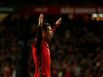 Cristiano celebra un gol con Portugal Cristiano celebra un gol con Portugal