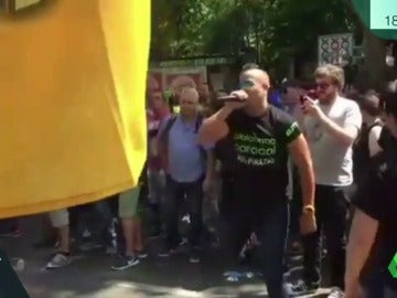 Frame 47.532395 de: Así es 'Peseto Loco', el supuesto líder del sector radical del taxi que va a "morir matando" en la guerra contra Uber y Cabify