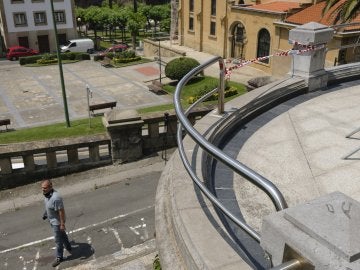 La barandilla que ha cedido en Getxo La barandilla que ha cedido en Getxo