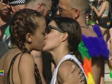El machismo, la invisibilidad histórica y la falta de referentes, motivos por los que las lesbianas lo tienen más difícil que los gays El machismo, la invisibilidad histórica y la falta de referentes, motivos por los que las lesbianas lo tienen más difícil que los gays