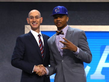 Markelle Fultz, tras ser elegido en el nº 1 del draft por los Sixers Markelle Fultz, tras ser elegido en el nº 1 del draft por los Sixers