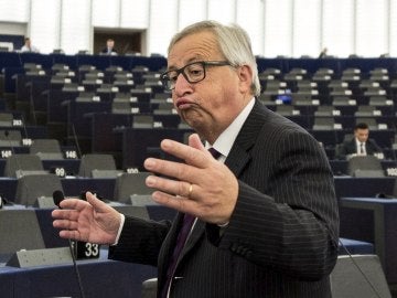 Juncker en un Europarlamento vacío