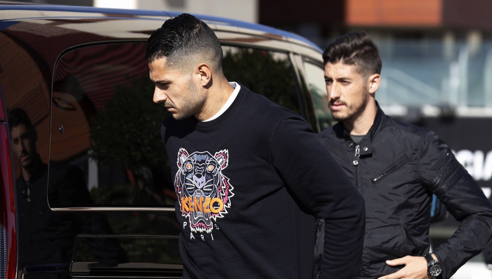 Vitolo junto a  Sergio Escudero