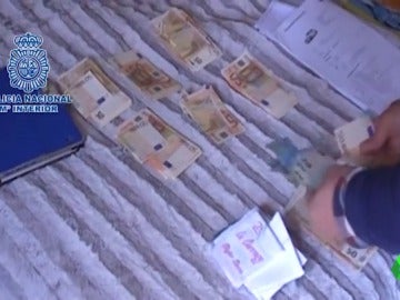 Desarticulan un grupo criminal dirigido por un funcionario de Hacienda en Málaga Desarticulan un grupo criminal dirigido por un funcionario de Hacienda en Málaga