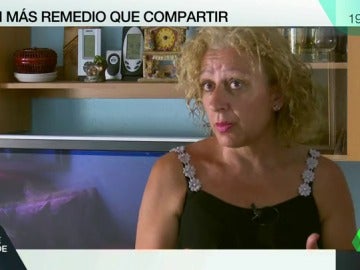 Esperanza tiene 52 años y tiene que compartir piso en Madrid con una familia por la subida del precio de alquiler Esperanza tiene 52 años y tiene que compartir piso en Madrid con una familia por la subida del precio de alquiler
