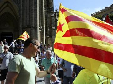 Miles de personas claman por la independencia de Cataluña en San Sebastián Miles de personas claman por la independencia de Cataluña en San Sebastián