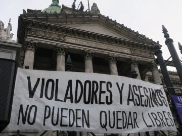 Argentina conmocionada por dos niñas embarazadas que denunciaron una violación Argentina conmocionada por dos niñas embarazadas que denunciaron una violación