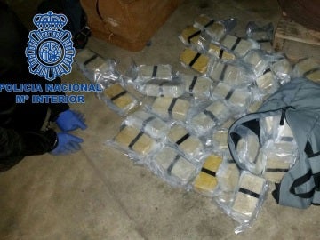 La red desmantelada con 65 kilos de heroína utilizaba vías de distribución gallegas La red desmantelada con 65 kilos de heroína utilizaba vías de distribución gallegas