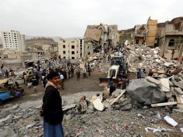 Bombardeo en Saná (Yemen) Bombardeo en Saná (Yemen)
