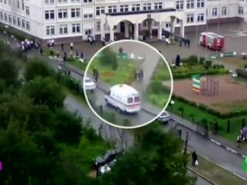 Detenido un joven tras herir con un hacha una profesora en un colegio en Rusia Detenido un joven tras herir con un hacha una profesora en un colegio en Rusia