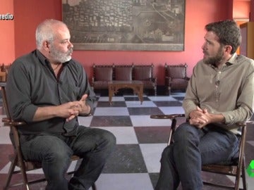 Alfonso Ruiz, teólogo: "La iglesia no es homófoba, pero mientras tenga recelo al cuerpo y al sexo tendrá problemas" Alfonso Ruiz, teólogo: "La iglesia no es homófoba, pero mientras tenga recelo al cuerpo y al sexo tendrá problemas"