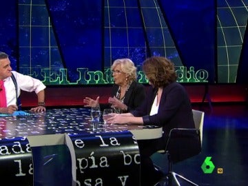 Manuela Carmena y Ada Colau visitan El Intermedio Manuela Carmena y Ada Colau visitan El Intermedio
