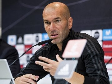 Zidane en rueda de prensa Zidane en rueda de prensa