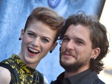 Kit Harington y Rose Leslie Kit Harington y Rose Leslie