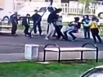 Un padre golpea a un niño en Krasnodar Un padre golpea a un niño en Krasnodar