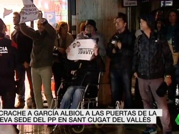 VÍDEO DE REEMPLAZO | Xavier García Albiol sufre un escrache tras inaugurar una sede del Partido Popular VÍDEO DE REEMPLAZO | Xavier García Albiol sufre un escrache tras inaugurar una sede del Partido Popular