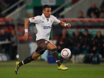 Deniz Naki jugando en el St Pauli Deniz Naki jugando en el St Pauli