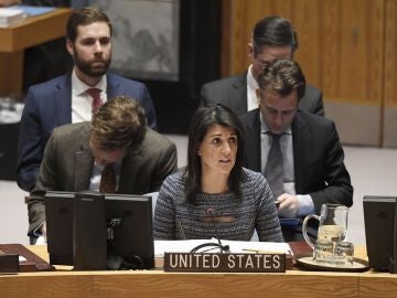 Nikki Haley tilda de repugnantes los rumores sobre la relación sentimental con Trump Nikki Haley tilda de repugnantes los rumores sobre la relación sentimental con Trump