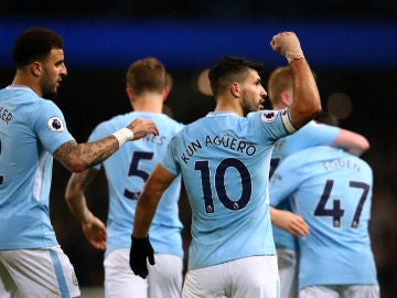 Agüero celebra un gol con el City Agüero celebra un gol con el City