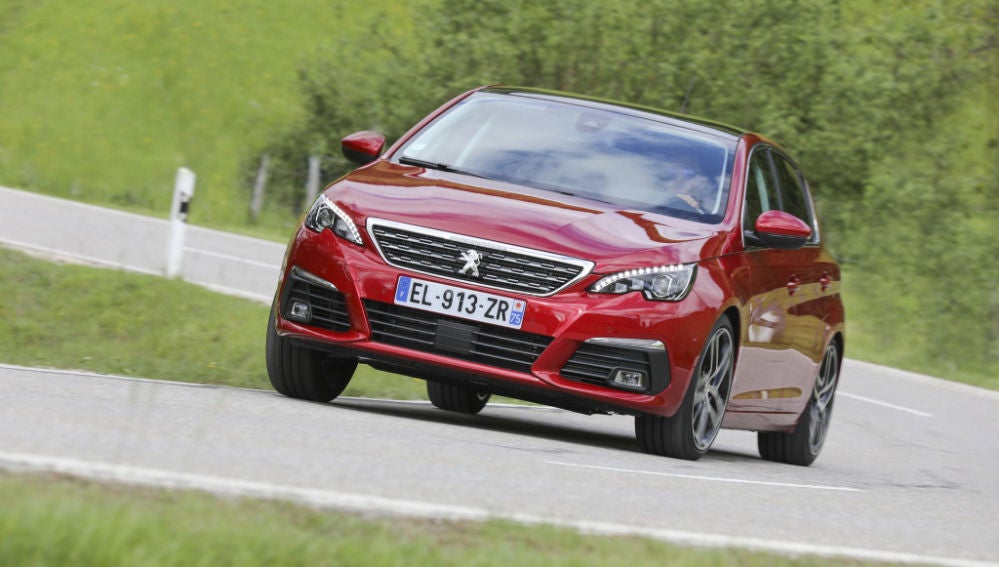 peugeot_308_64.jpg
