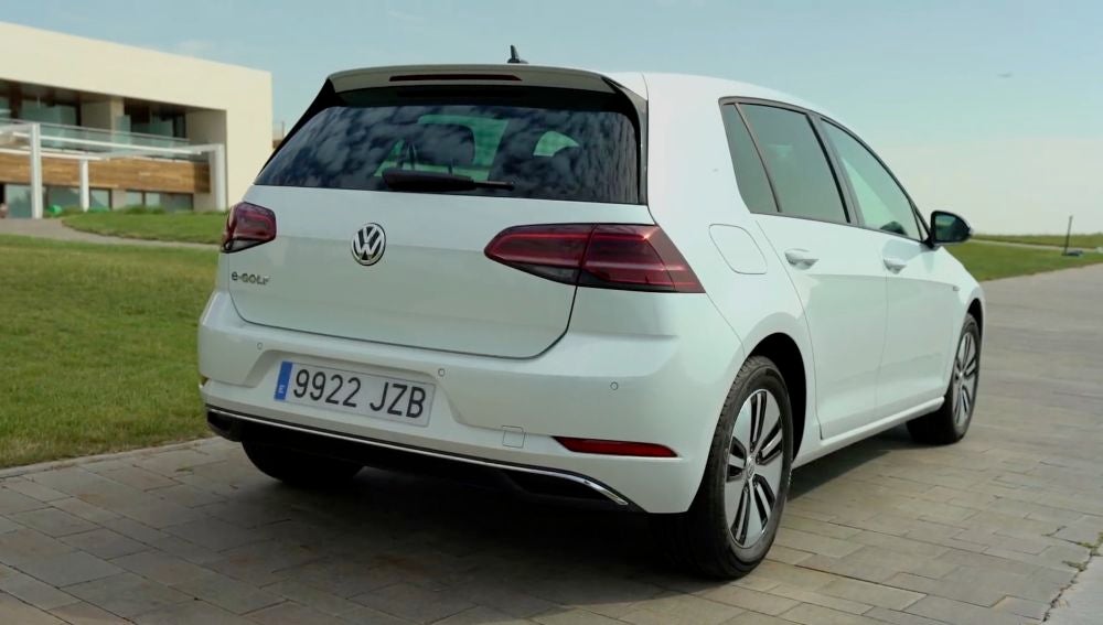 Volkswagen-e-Golf.jpg
