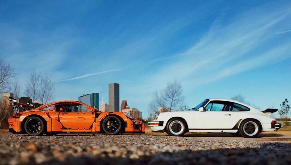 Porsche-911-GT3-RS-Lego-vs-911-3.0-SC-perspectiva.jpg