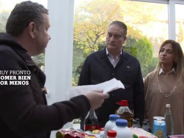 Alberto Chicote enseña a 'Comer bien por menos': "Creo que de esta compra se podría ahorrar cien euros"