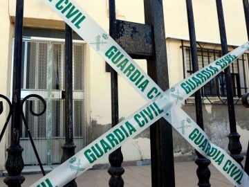 Vivienda precintada por la Guardia Civil en la localidad de Albox Vivienda precintada por la Guardia Civil en la localidad de Albox