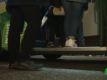 Ciudades como Bilbao o Vigo siguen el ejemplo de Francia y se suman a las paradas de autobús 'antiacoso': "Voy tranquila al no caminar trayectos largos sola" Ciudades como Bilbao o Vigo siguen el ejemplo de Francia y se suman a las paradas de autobús 'antiacoso': "Voy tranquila al no caminar trayectos largos sola"