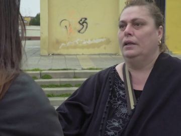 "Si me puedo agarrar a la droga para dar de comer a mis hijos, me agarro": así es vivir en el barrio con más pobreza de España "Si me puedo agarrar a la droga para dar de comer a mis hijos, me agarro": así es vivir en el barrio con más pobreza de España