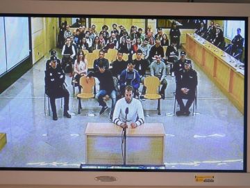 Uno de los acusados de Alsasua durante el juicio Uno de los acusados de Alsasua durante el juicio