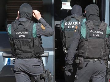 Foto de archivo de agentes de la Guardia Civil Foto de archivo de agentes de la Guardia Civil