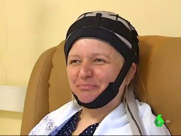 El gorro que evita que pacientes con cáncer pierdan pelo con la quimioterapia ya se puede usar en España El gorro que evita que pacientes con cáncer pierdan pelo con la quimioterapia ya se puede usar en España