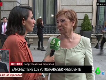 Celia Villalobos, a la entrada del Congreso de los Diputados