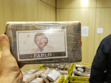 Un paquete de cocaína con la imagen de Pablo Escobar Un paquete de cocaína con la imagen de Pablo Escobar