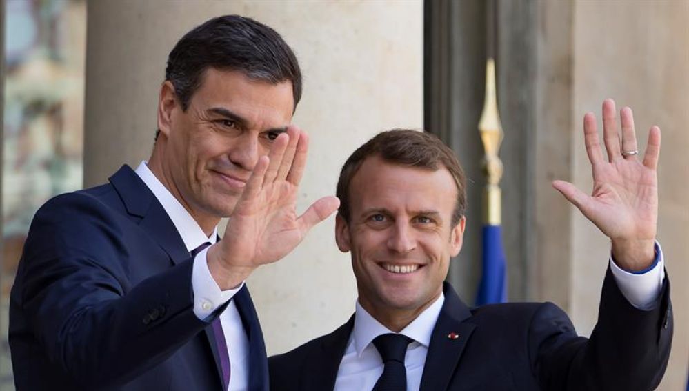 Resultado de imagen para macron pedro sanchez