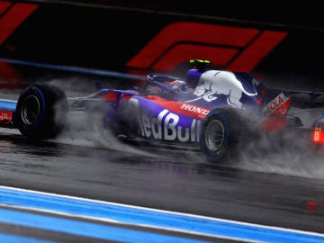 Pierre Gasly rueda por un mojado trazado del Paul Ricard Pierre Gasly rueda por un mojado trazado del Paul Ricard