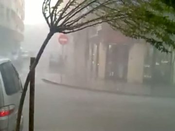 Una tormenta en Huesca arrasa con tejados, árboles y vehículos (Archivo) Una tormenta en Huesca arrasa con tejados, árboles y vehículos (Archivo)