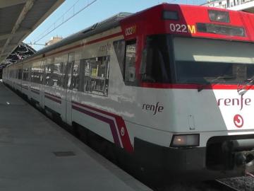 Un tren de Cercanías Un tren de Cercanías