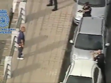 La Policía reduce a un hombre en Las Palmas La Policía reduce a un hombre en Las Palmas