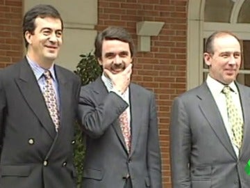 Aznar junto a los imputados por el caso Gürtel Aznar junto a los imputados por el caso Gürtel