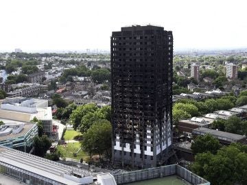 La Torre Grenfell tras ser asolada por el fuego La Torre Grenfell tras ser asolada por el fuego