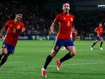 Saúl celebra uno de sus goles contra Italia Saúl celebra uno de sus goles contra Italia
