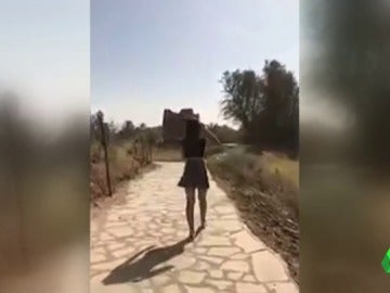 Arrestan a una joven modelo en Arabia Saudí por vestir minifalda en público Arrestan a una joven modelo en Arabia Saudí por vestir minifalda en público